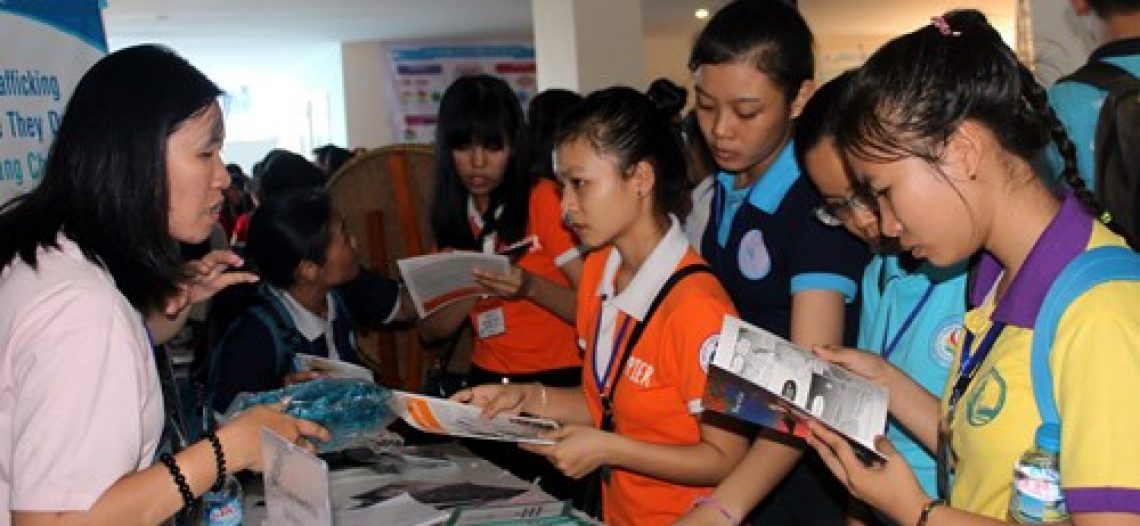 Chuyên nghiệp hóa công tác xã hội tại Việt Nam